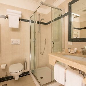 Studio con letto king size